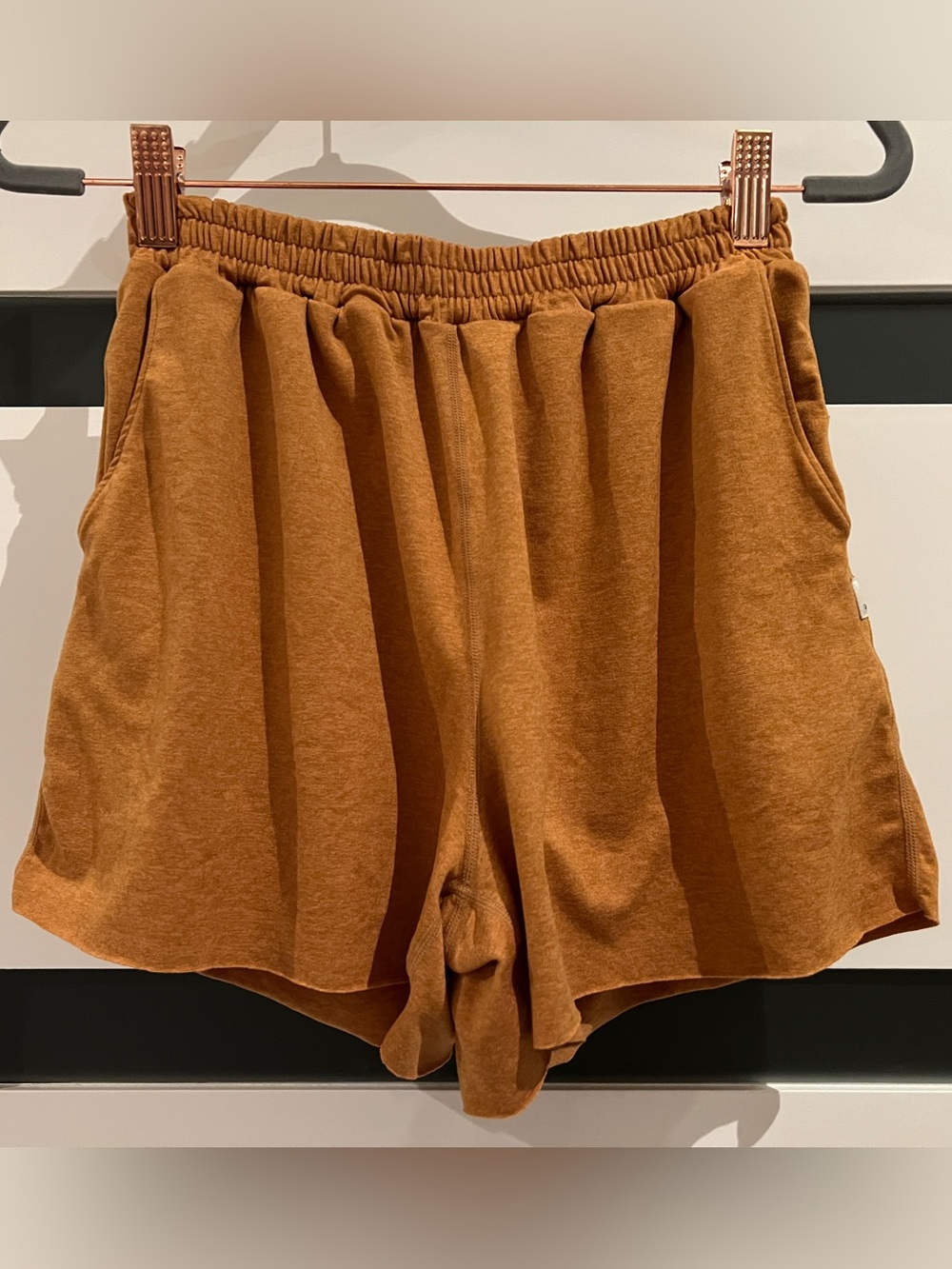 Vuori Boyfriend Short Women’s Shorts Palo Santo Heather Medium